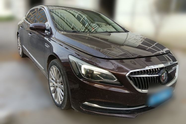 Used Buick LaCrosse 2018 28T Luxury Model Front Right 45 Deg