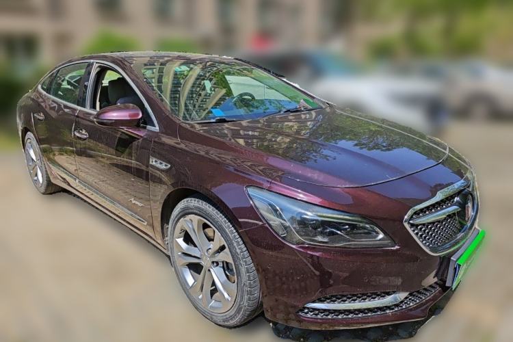 Used Buick LaCrosse 2018 28T Avenir Front Right 45 Deg