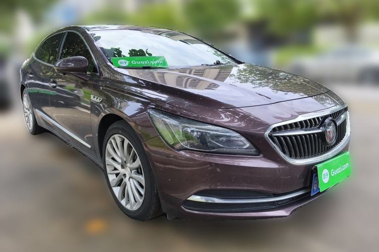 Used Buick LaCrosse 2018 28T Luxury Model Front Right 45 Deg
