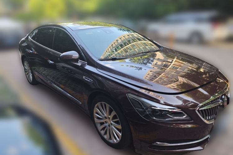 Used Buick LaCrosse 2018 28T Luxury Model Front Right 45 Deg