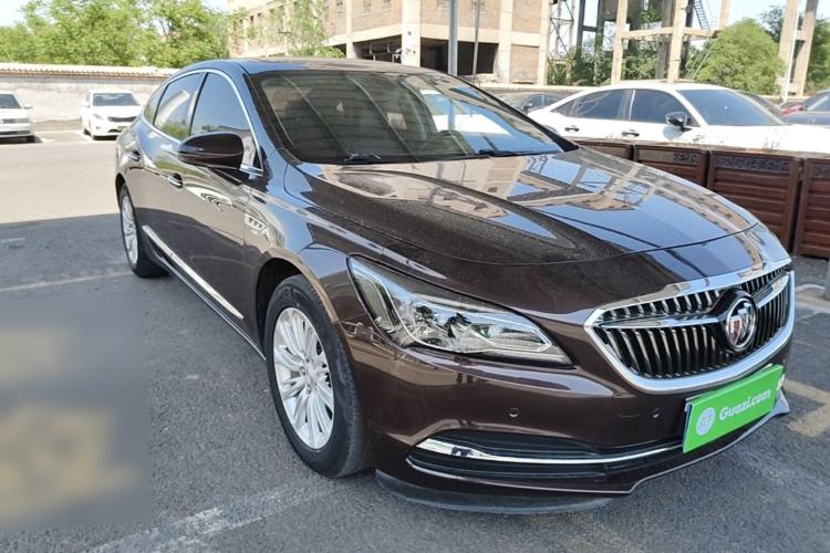 Used Buick LaCrosse 2018 20T Elite Edition Front Right 45 Deg