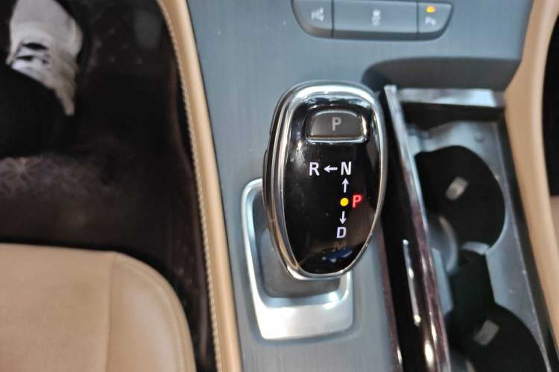 Used Buick LaCrosse 2018 28T Elite Edition Gear Lever