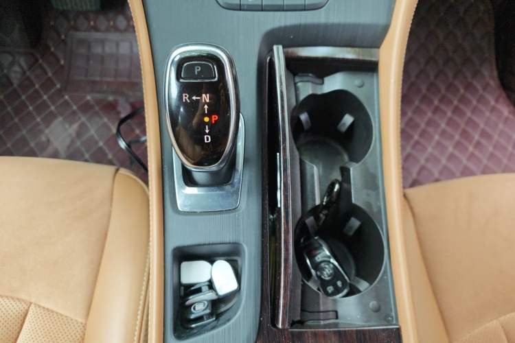 Used Buick LaCrosse 2018 28T Luxury Model Gear Lever