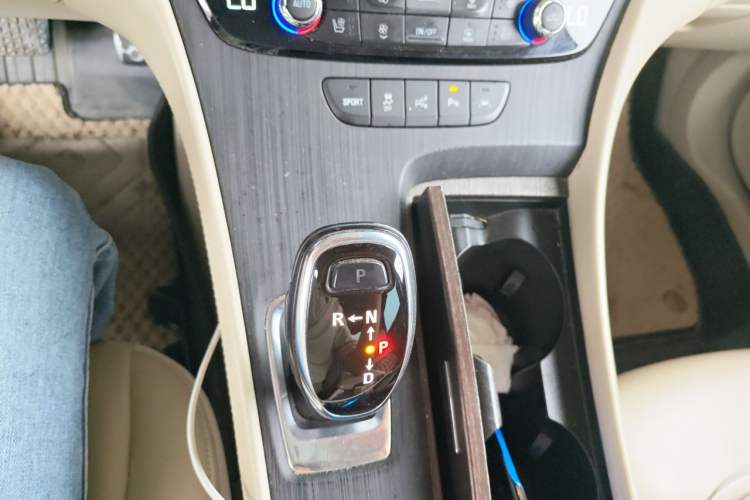 Used Buick LaCrosse 2018 28T Avenir Gear Lever