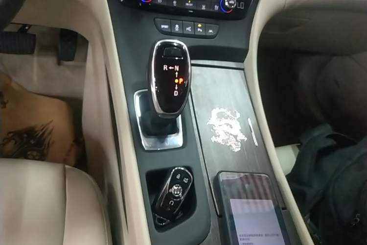 Used Buick LaCrosse 2018 28T Avenir Gear Lever