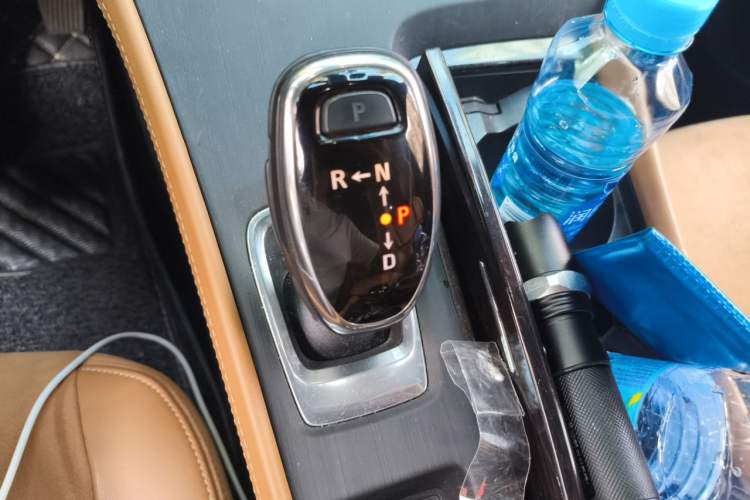 Used Buick LaCrosse 2018 28T Elite Edition Gear Lever