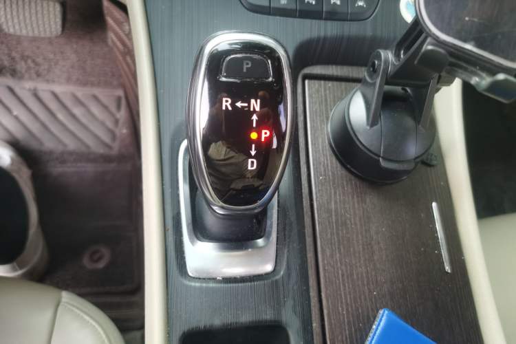 Used Buick LaCrosse 2018 28T Avenir Gear Lever