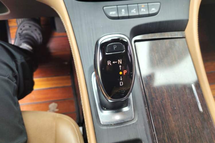 Used Buick LaCrosse 2018 20T Luxury Model Gear Lever