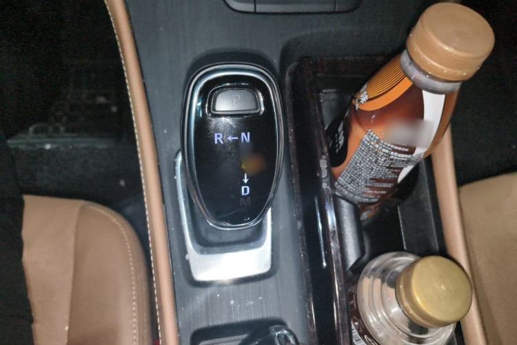 Used Buick LaCrosse 2018 28T Elite Edition Gear Lever