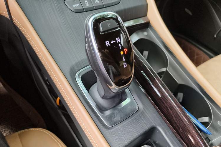 Used Buick LaCrosse 2018 28T Luxury Model Gear Lever