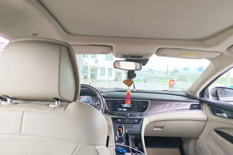 Used Buick LaCrosse 2018 28T Avenir Headliner