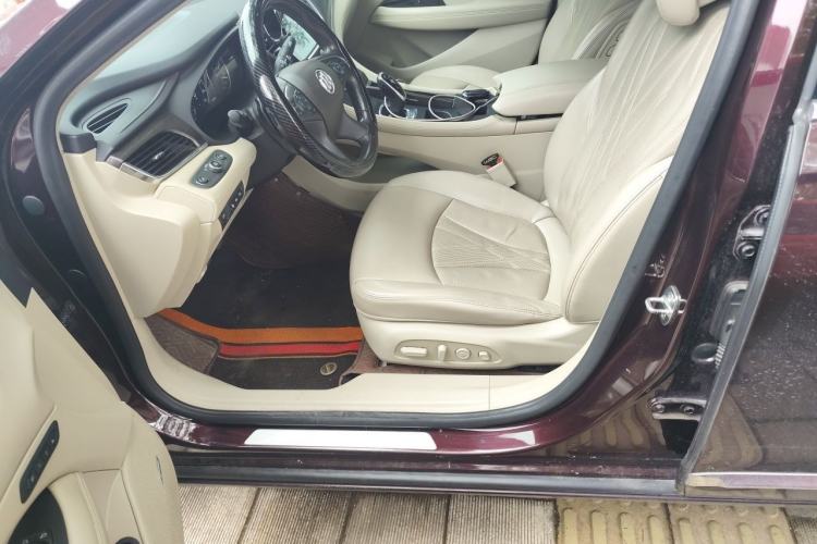 Used Buick LaCrosse 2018 28T Avenir Left Front Seat
