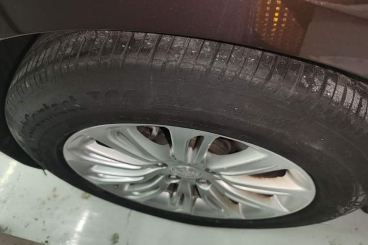 Used Buick LaCrosse 2018 20T Elite Edition Left Front Wheel Hub