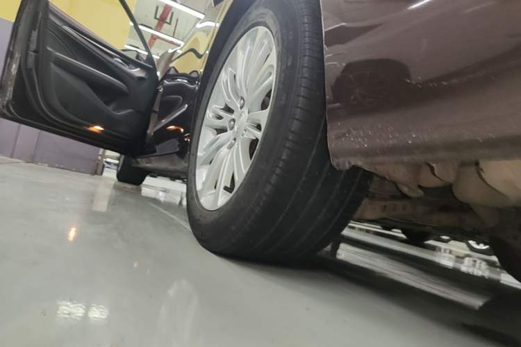 Used Buick LaCrosse 2018 20T Elite Edition Left Side Sill