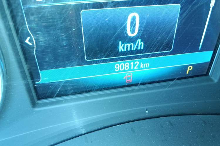 Used Buick LaCrosse 2018 28T Elite Edition Odometer Close Up