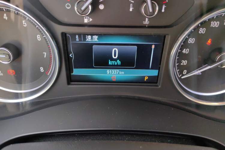 Used Buick LaCrosse 2018 20T Elite Edition Odometer Close Up