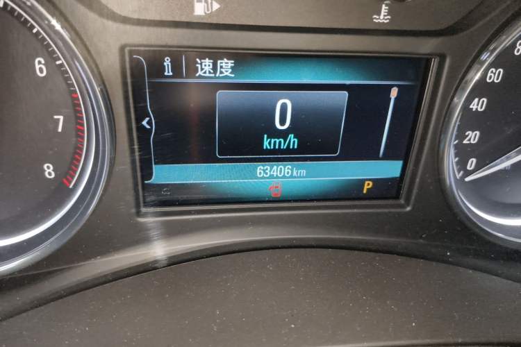 Used Buick LaCrosse 2018 28T Elite Edition Odometer Close Up
