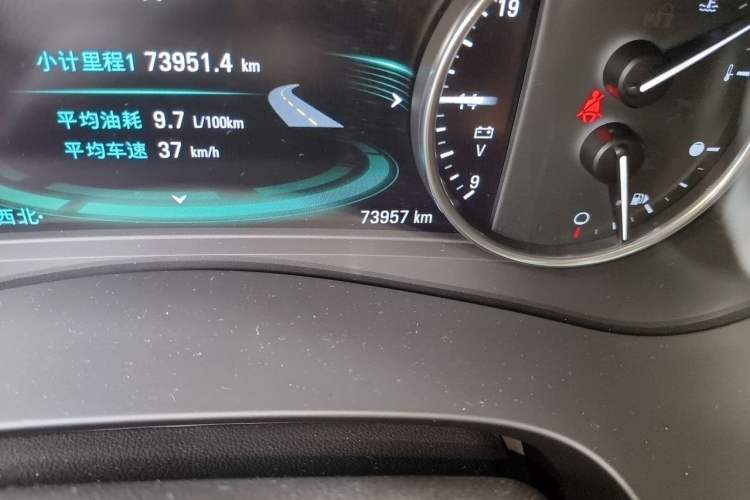 Used Buick LaCrosse 2018 28T Luxury Model Odometer Close Up
