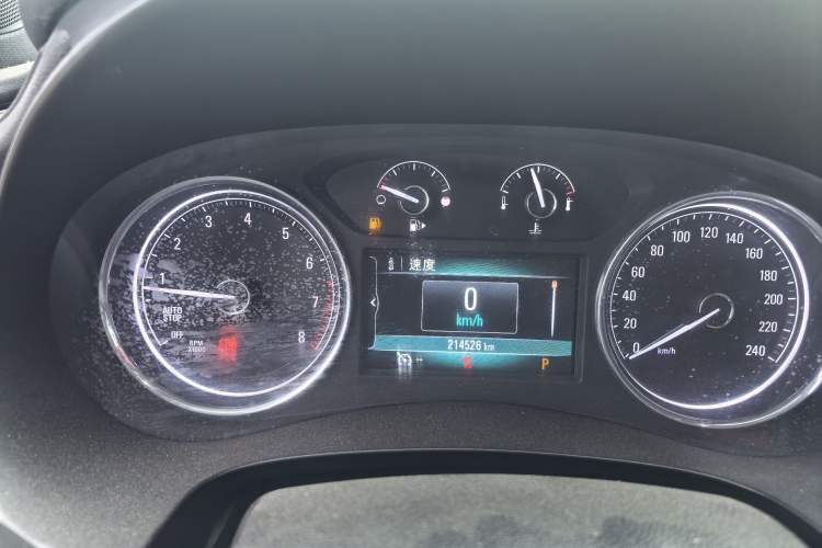 Used Buick LaCrosse 2018 28T Elite Edition Odometer Close Up