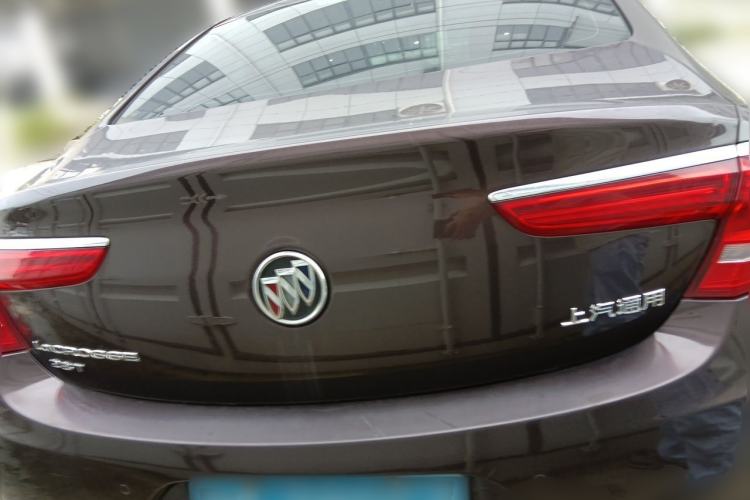 Used Buick LaCrosse 2018 28T Elite Edition Rear