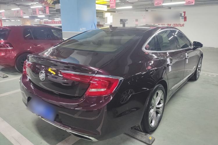 Used Buick LaCrosse 2018 28T Avenir Rear Right 45 Deg