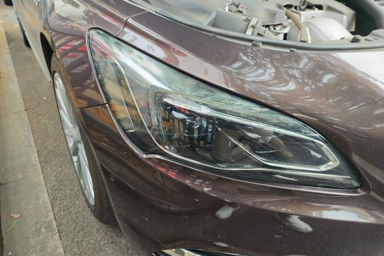 Used Buick LaCrosse 2018 28T Luxury Model Right Front Headlight