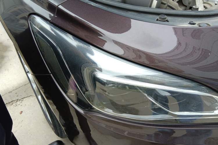 Used Buick LaCrosse 2018 28T Elite Edition Right Front Headlight