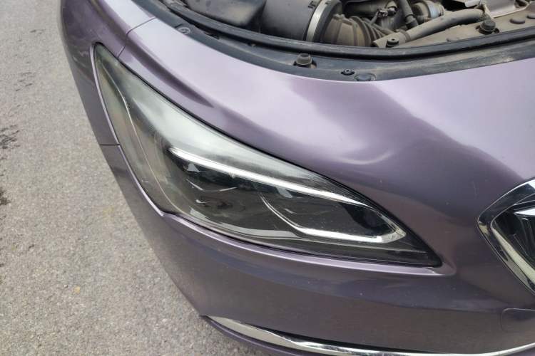Used Buick LaCrosse 2018 20T Luxury Model Right Front Headlight