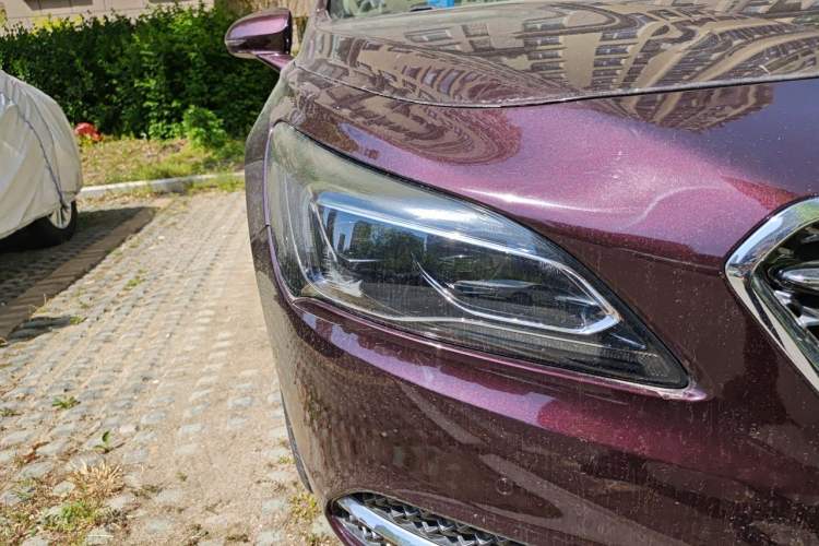 Used Buick LaCrosse 2018 28T Avenir Right Front Headlight