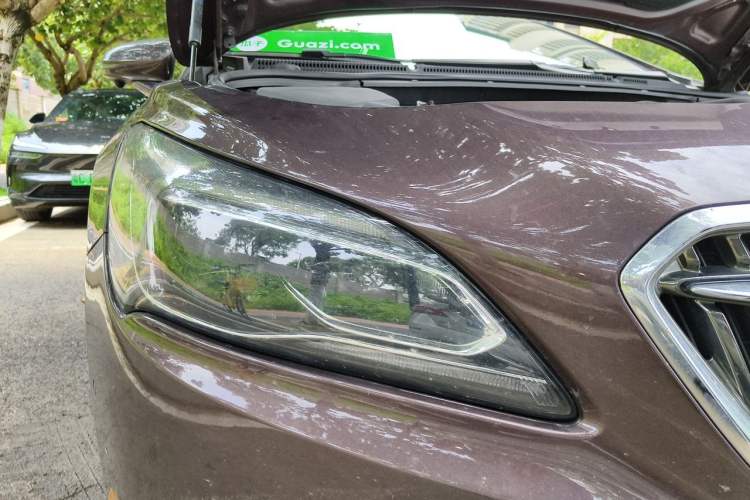 Used Buick LaCrosse 2018 28T Luxury Model Right Front Headlight
