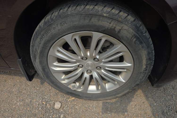 Used Buick LaCrosse 2018 20T Luxury Model Right Front Wheel Hub