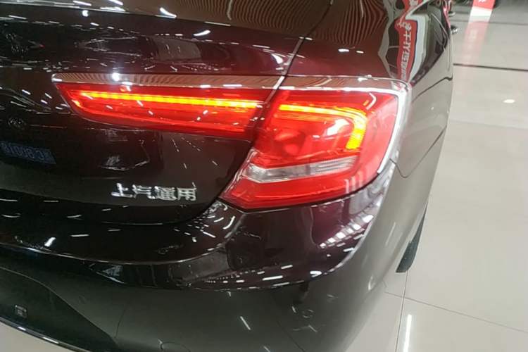 Used Buick LaCrosse 2018 28T Avenir Right Rear Taillight