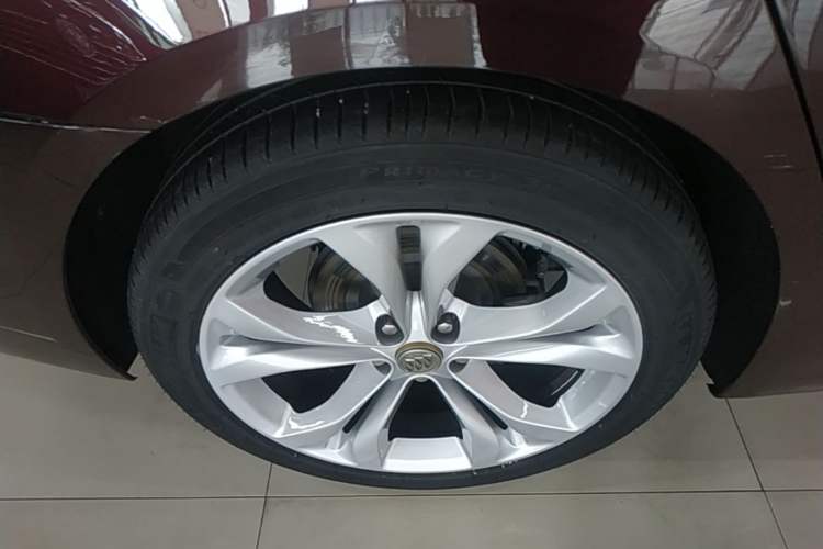 Used Buick LaCrosse 2018 28T Avenir Right Rear Wheel Hub