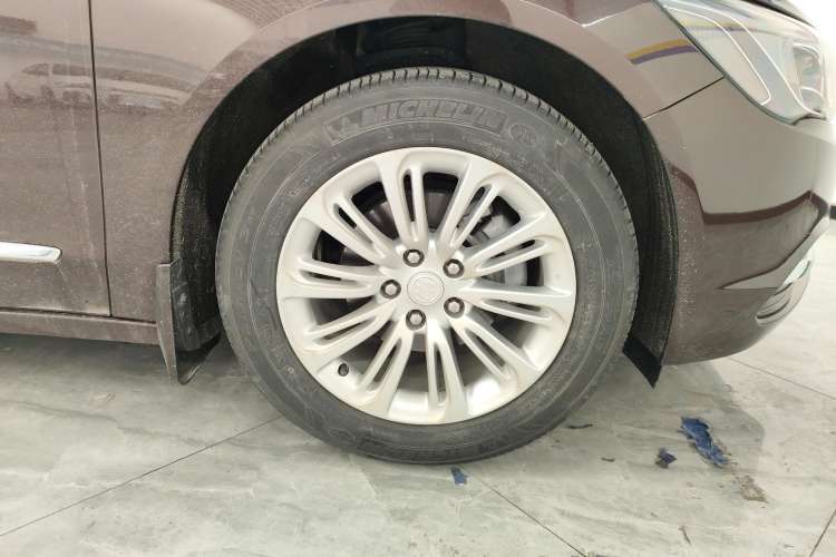 Used Buick LaCrosse 2018 20T Elite Edition Right Rear Wheel Hub