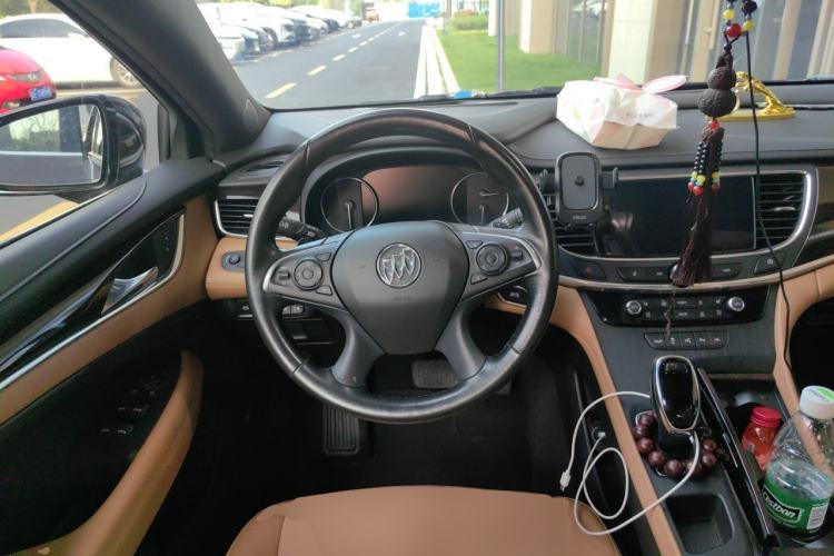 Used Buick LaCrosse 2018 28T Luxury Model Steering Wheel