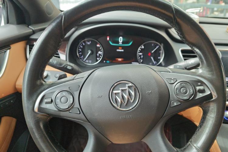 Used Buick LaCrosse 2018 28T Luxury Model Steering Wheel