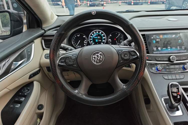 Used Buick LaCrosse 2018 28T Avenir Steering Wheel