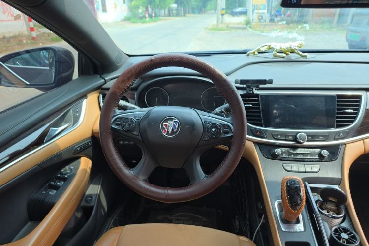 Used Buick LaCrosse 2018 20T Luxury Model Steering Wheel