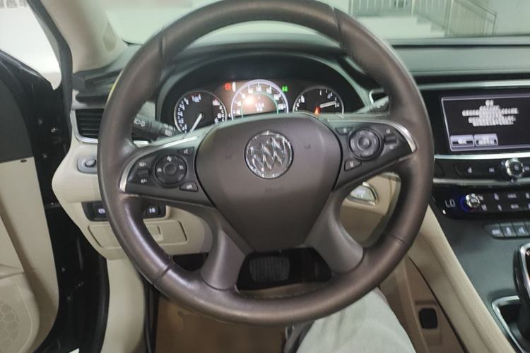 Used Buick LaCrosse 2018 28T Avenir Steering Wheel