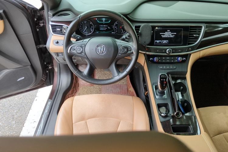 Used Buick LaCrosse 2018 28T Luxury Model Steering Wheel