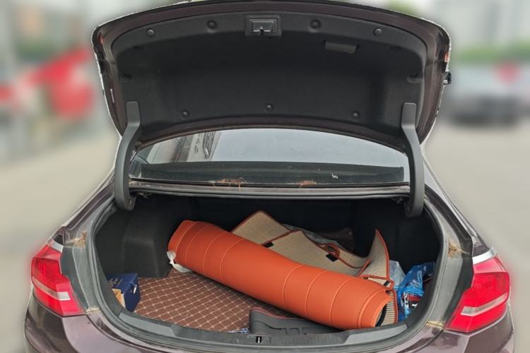 Used Buick LaCrosse 2018 28T Avenir Trunk