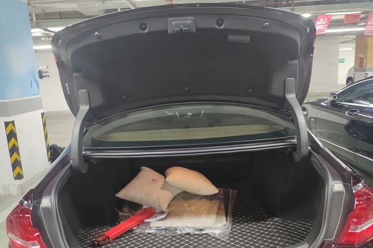 Used Buick LaCrosse 2018 28T Avenir Trunk