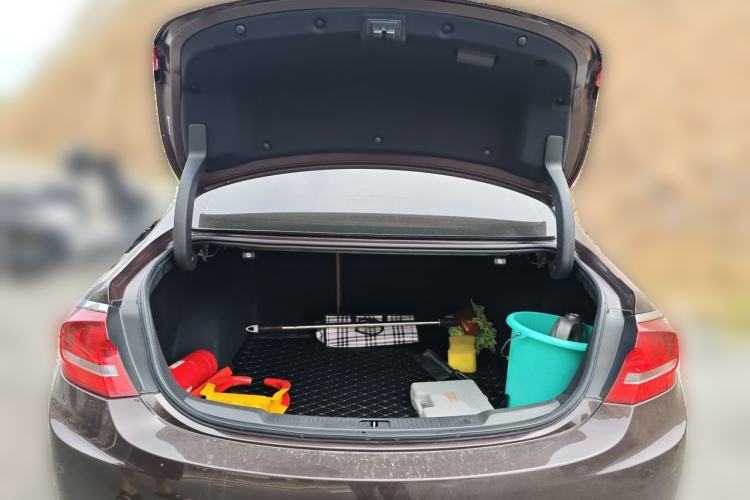 Used Buick LaCrosse 2018 28T Elite Edition Trunk
