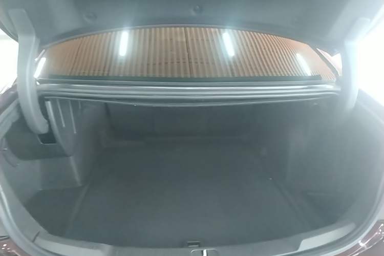 Used Buick LaCrosse 2018 28T Avenir Trunk