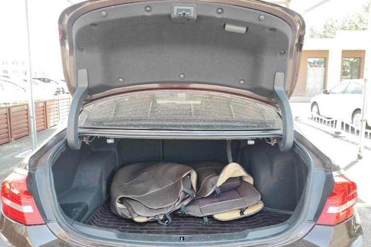 Used Buick LaCrosse 2018 20T Elite Edition Trunk