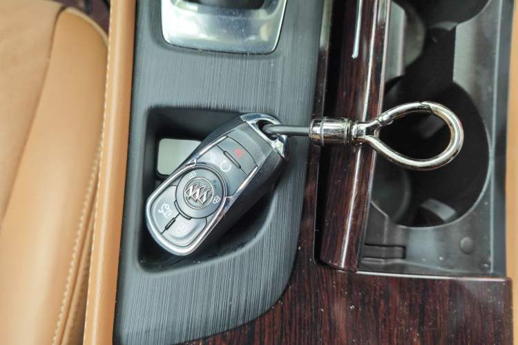 Used Buick LaCrosse 2018 28T Luxury Model Vehicle Key