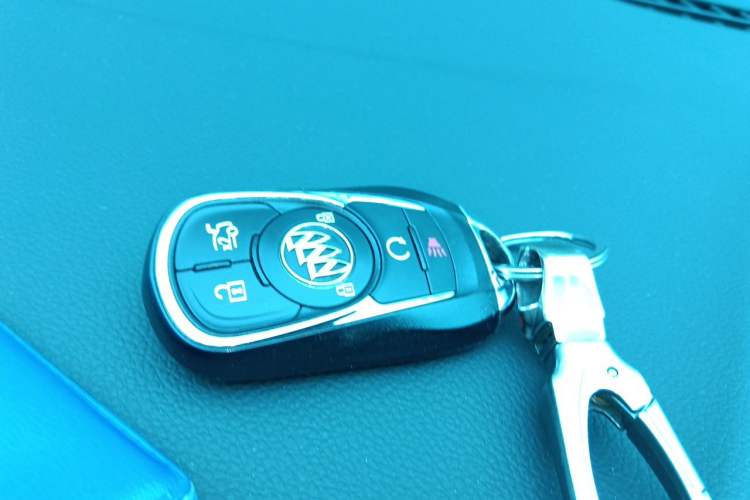 Used Buick LaCrosse 2018 28T Elite Edition Vehicle Key