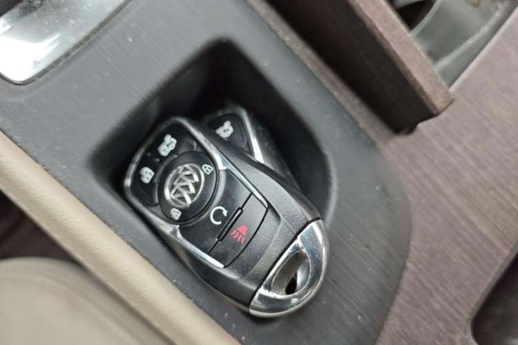 Used Buick LaCrosse 2018 28T Avenir Vehicle Key