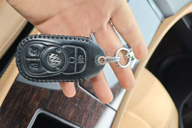 Used Buick LaCrosse 2018 28T Elite Edition Vehicle Key