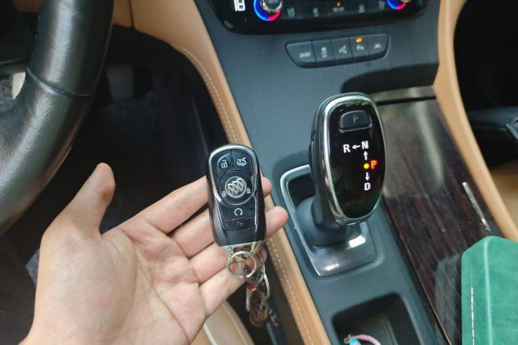 Used Buick LaCrosse 2018 28T Luxury Model Vehicle Key